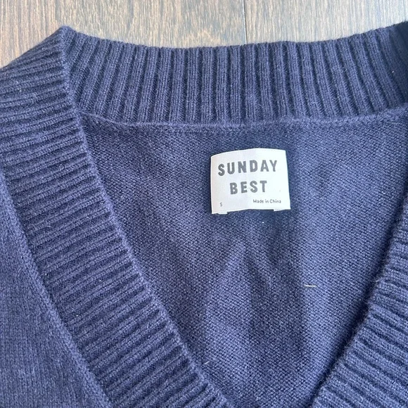 Sunday Best Navy Cropped V-Neck Knit Wool/Cotton Sweater Vest Size Small - Picture 2 of 5